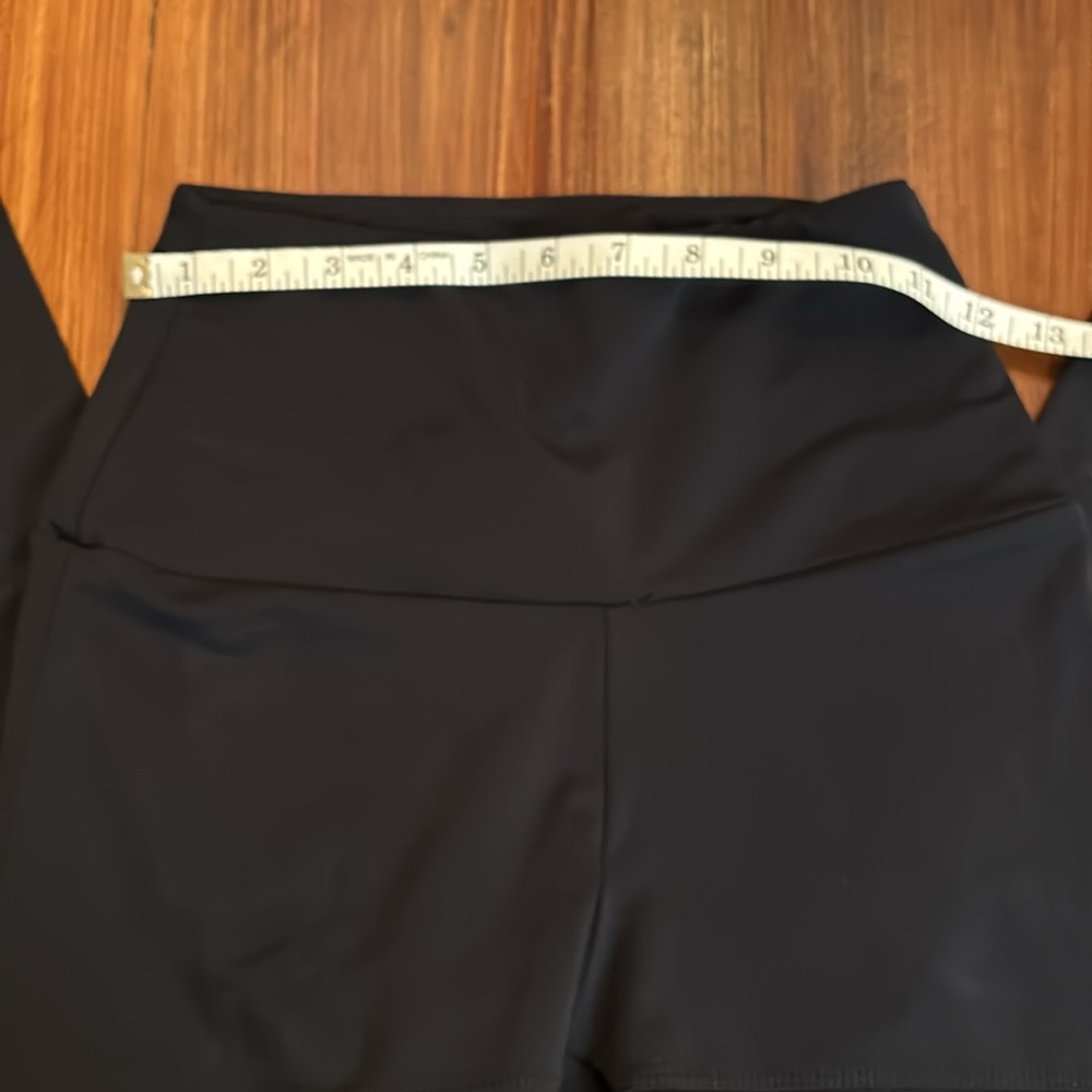 ⚡️PRICE DROP⚡️Black Onzie leggings - Picture 7 of 7